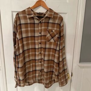 Alpine Design.. cream,tan and brown plaid flannel button-down shirt… XL ￼